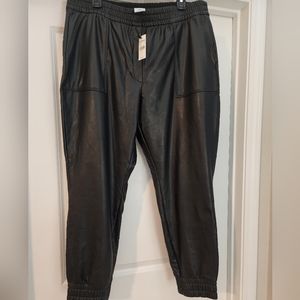 Faux leather joggers - L
